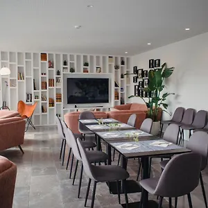 A House In - Adults Only Hotel