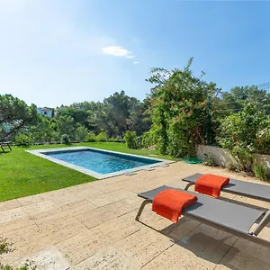 Holiday home House